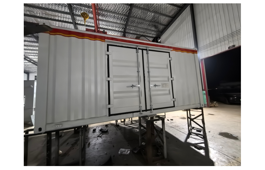 Containerized integrated pumping station