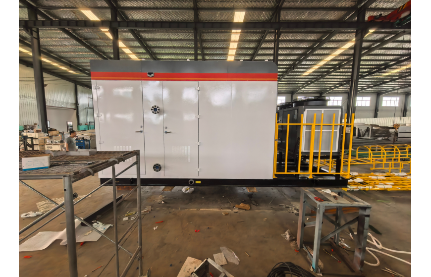 Specialized oilfield heat pump heating device