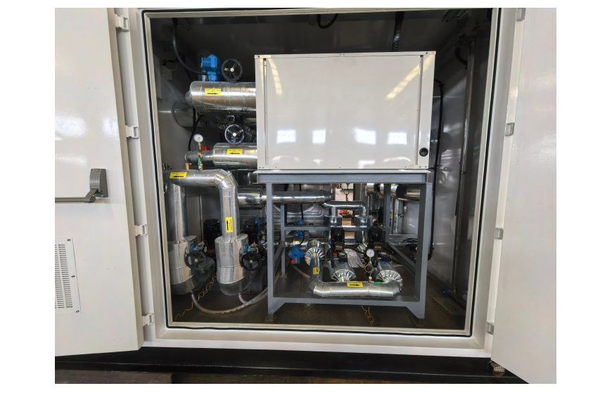 Specialized oilfield heat pump heating device