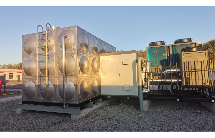 Energy storage type heating and cooling device