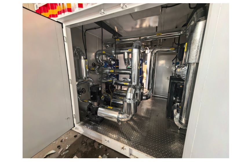 Integrated heating and cooling system